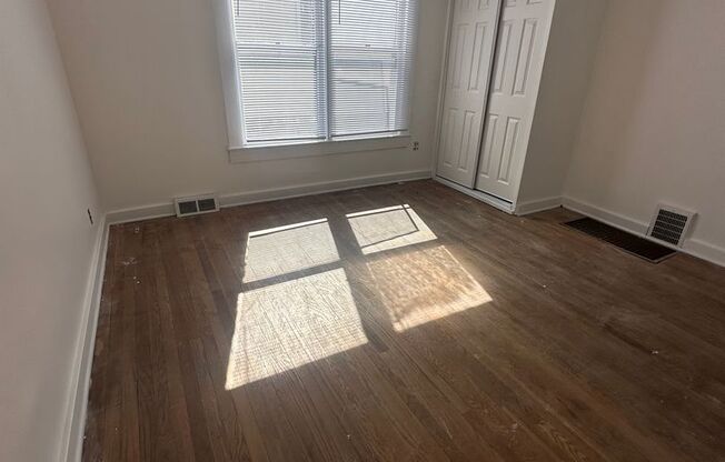 2 bed 1 bath update home with original hardwood