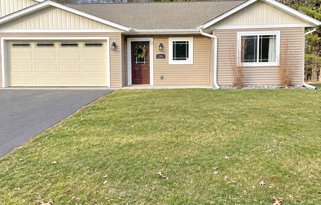 122-124 Hickory Lane