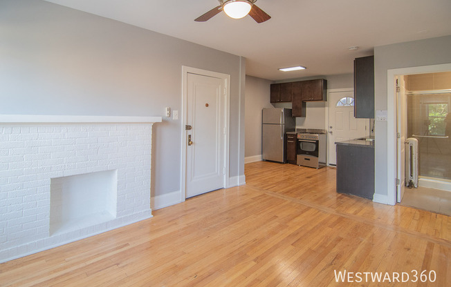 2422 W FARGO ST