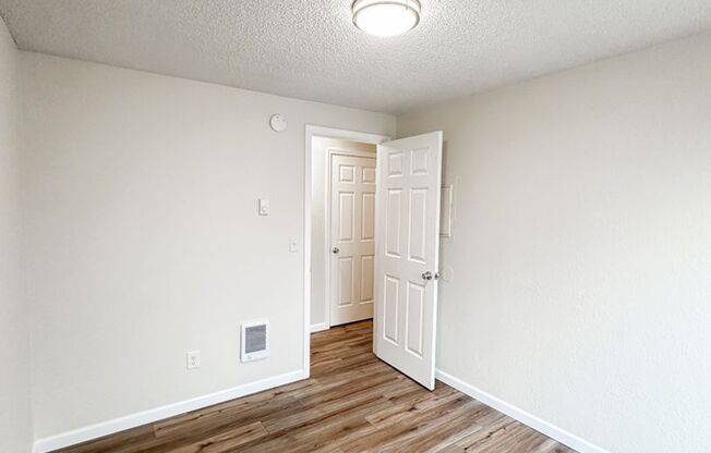 2 beds, 2 baths, 1,096 sqft, $1,525, Unit 1877A