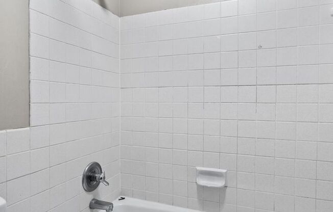 1 bed, 1 bath, 725 sqft, $1,200