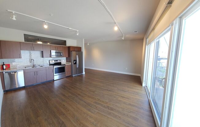 1 bed, 1 bath, 747 sqft, $1,775, Unit 805