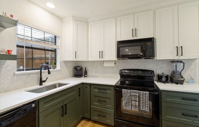 Modern & Stylish Loft Style 2 Bedroom Condo in Oaklawn!