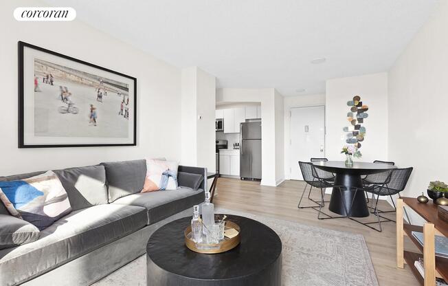3 beds, 1 bath, 865 sqft, $3,255, Unit 12C