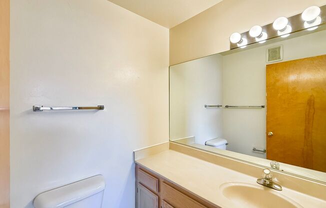 2 beds, 1.5 baths, $2,595, Unit #2