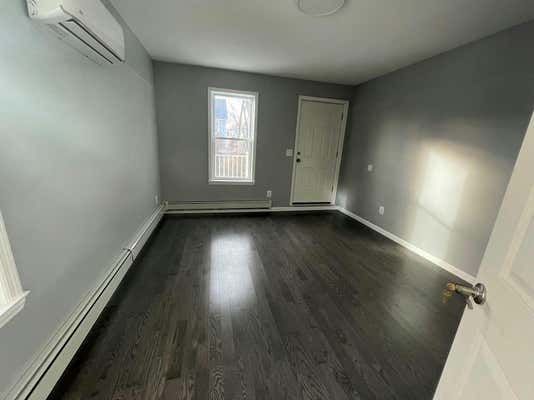 3 beds, 2 baths, 850 sqft, $3,000