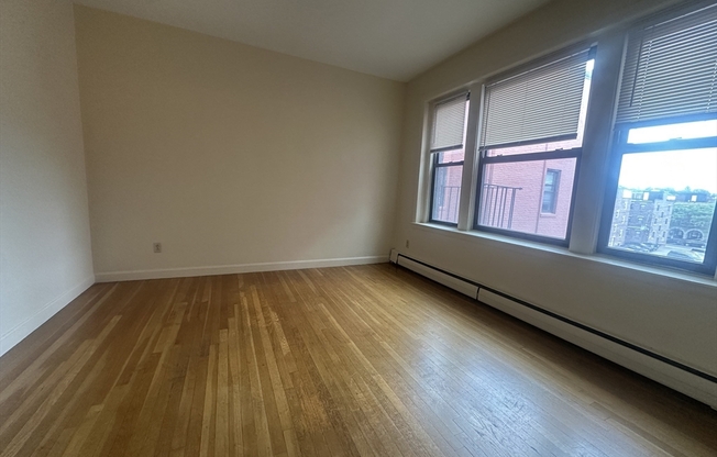 1 bed, 1 bath, 500 sqft, $2,300, Unit 42