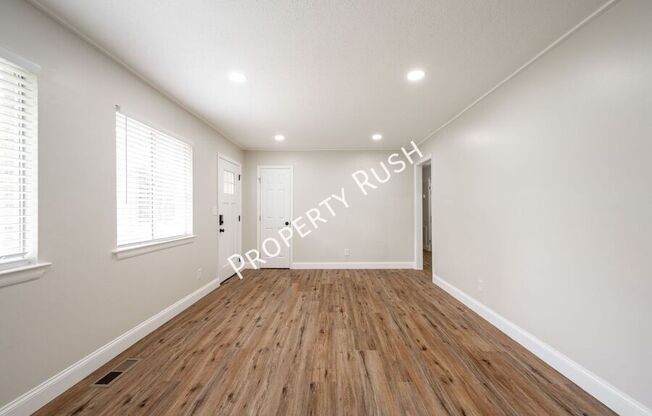 7736 HOLIDAY HLS CIR
