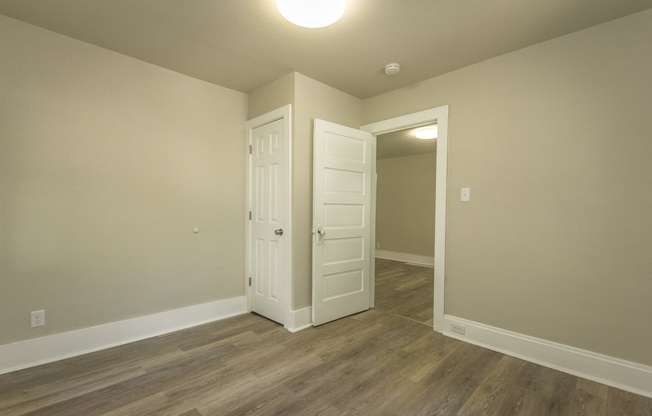 2 beds, 1 bath, $1,095