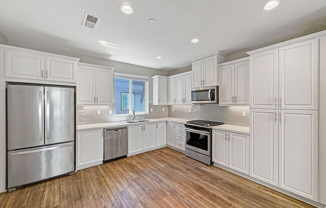 Stunning Escondido 3BR/3.5BA Home Available Now! — Modern Kitchen, A/C & 2-Car Garage