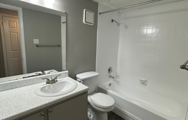 2 beds, 2 baths, 1,078 sqft, $1,635