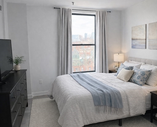 1 bed, 1 bath, 613 sqft, $4,300, Unit 809