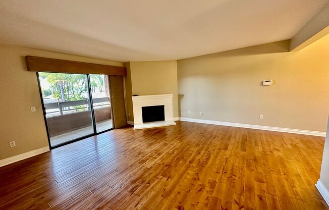 Your new home Awaits-Top Floor Escondido Gem!!!