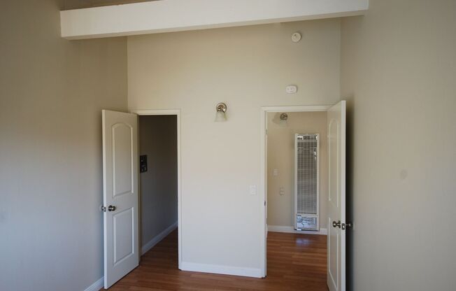 2 beds, 1 bath, $2,795