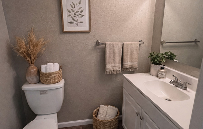 2 beds, 1.5 baths, 1,155 sqft, $1,300, Unit 9321T