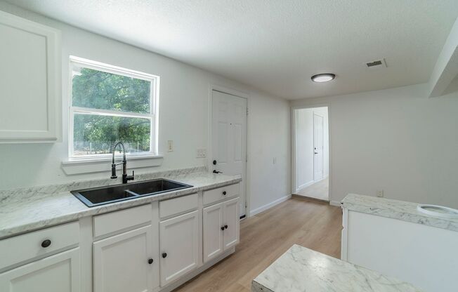 ✨ Newly Renovated Home in Arlington! ✨