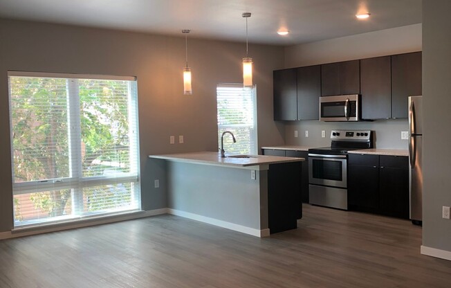 Studio, 1 bath, 482 sqft, $995, Unit Unit 304