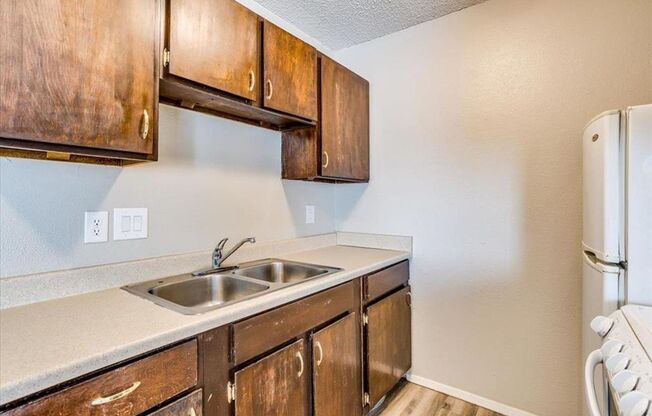 1 bed, 1 bath, 475 sqft, $575, Unit 4