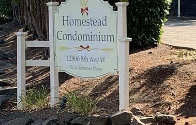 Beautiful 2 Bedroom 2 Bathroom Home in Everett!