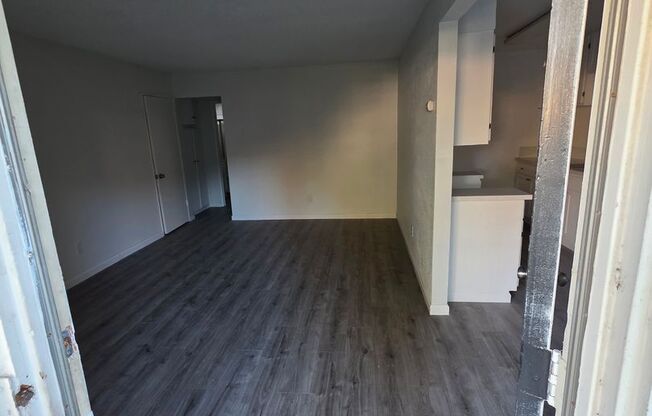 Newly Renovated 1 Bedroom Unit only 10 minutes from Disneyland