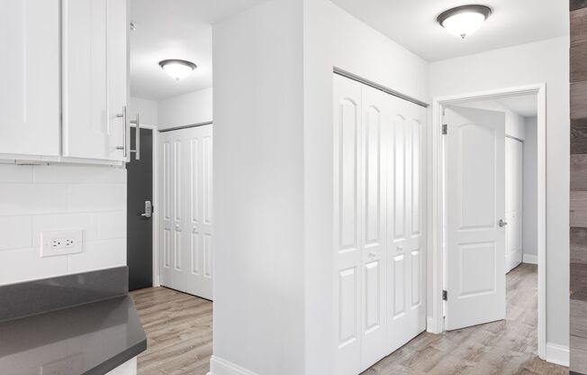 2 beds, 1 bath, 690 sqft, $2,250, Unit 502