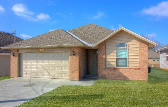 4 beds, 2 baths, $1,545