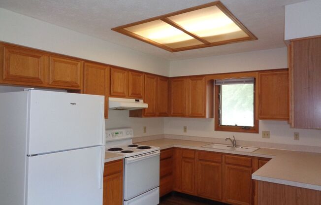 Spacious 3-Bedroom Home with Fenced Yard – $1,700/mo