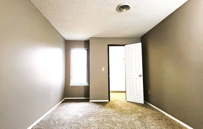 1 bed, 1 bath, 643 sqft, $1,235, Unit 326