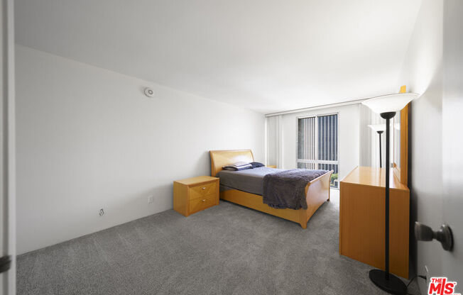 1 bed, 1 bath, 762 sqft, $2,600, Unit 1807