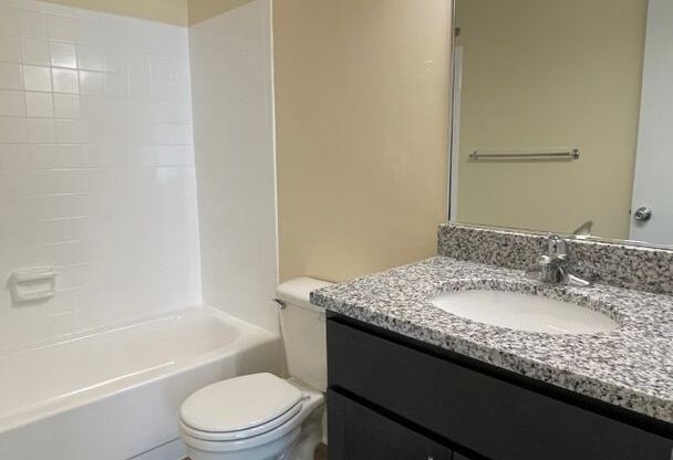 3 beds, 2 baths, 1,152 sqft, $2,300, Unit 14201 304