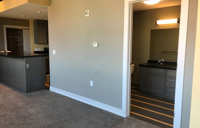 1 bed, 1 bath, 986 sqft, $1,430, Unit 211