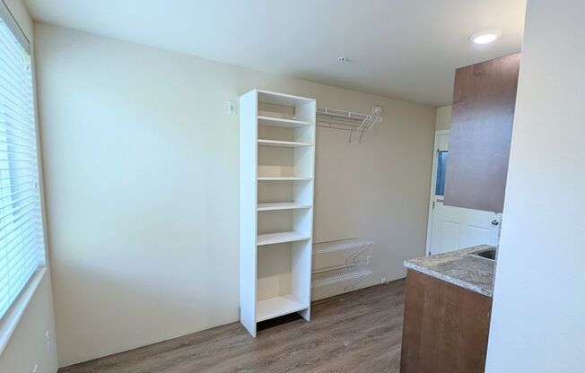 Studio, 1 bath, 160 sqft, $1,150, Unit 352