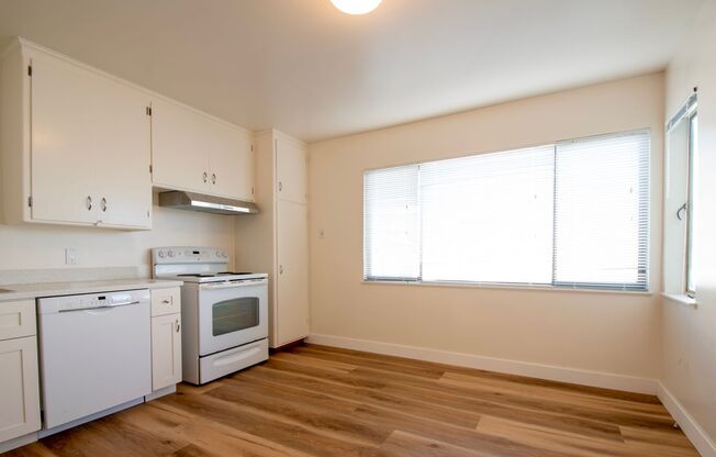 1 bed, 1 bath, $2,500, Unit 4