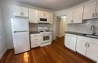 2 beds, 2 baths, 690 sqft, $2,600, Unit 109 Summer #416