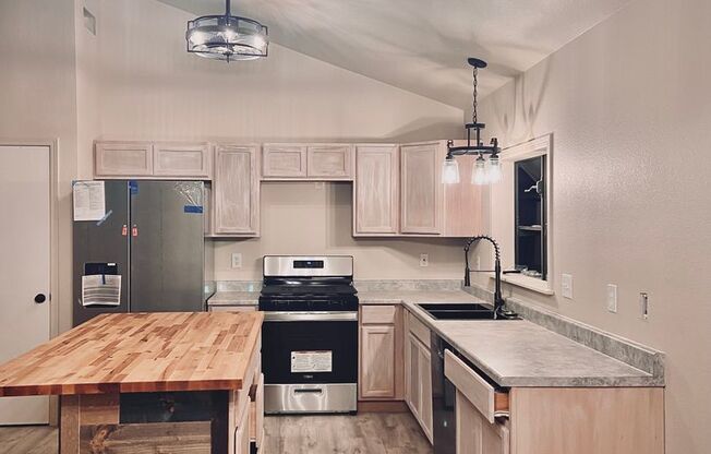 3 Bedroom 2 bath with Pool in Gated Community