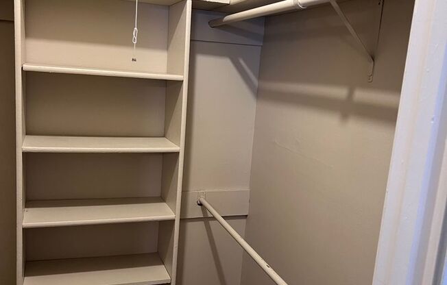 2 beds, 2 baths, 1,000 sqft, $1,250, Unit 5158