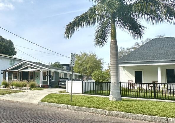 103 1/2 W FRANCES AVE