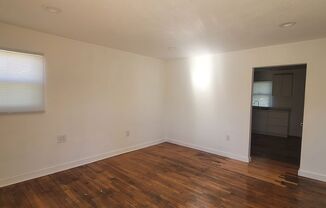 2 beds, 1 bath, 768 sqft, $925, Unit Rear