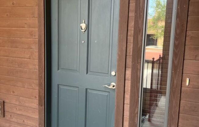 Beautiful 2 Bedroom 2 Bath condo in Georgetown