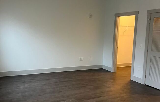 Studio, 1 bath, 560 sqft, $1,600, Unit Heritage East- Unit 305