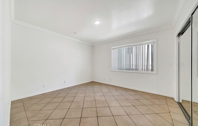 6929 Amigo Ave