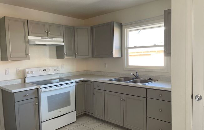 2 beds, 1 bath, $1,400