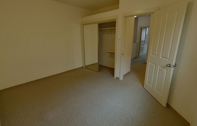 3 beds, 1.5 baths, 1,302 sqft, $2,550, Unit 2