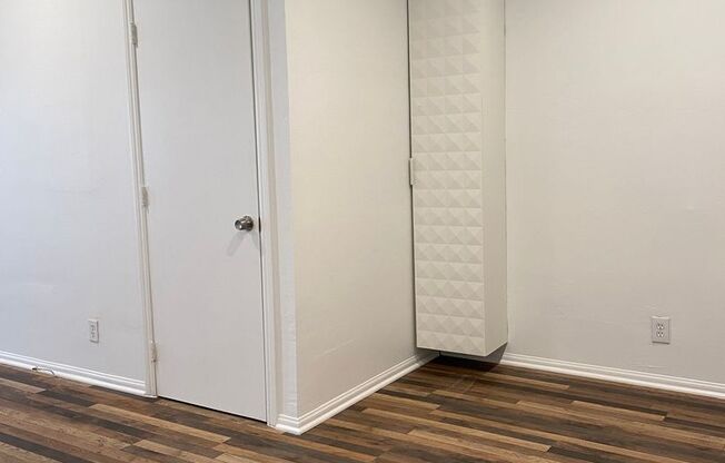 2625 - 2627 1/2 Wellington Rd.