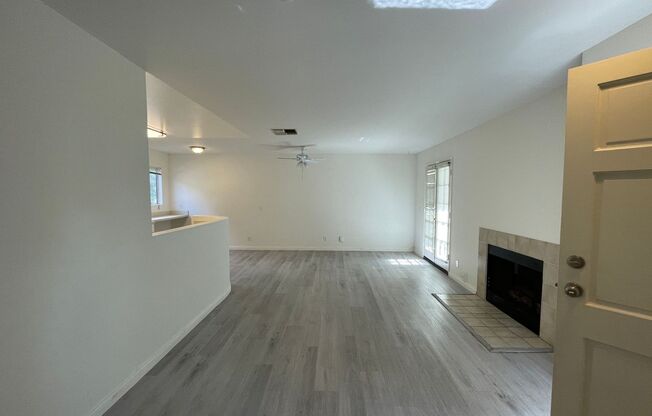 APT 1589 N. HILL AVE