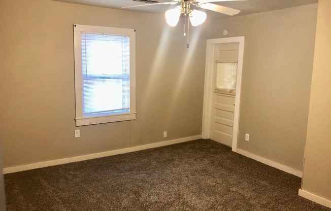 2 beds, 1 bath, $1,200