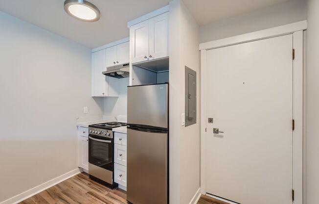 Spacious Apartment on Alki Beach!