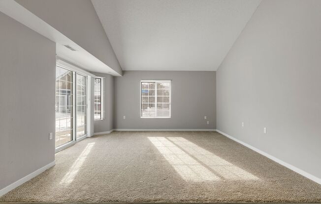 2 beds, 1 bath, 1,207 sqft, $1,995, Unit 04 2369 R