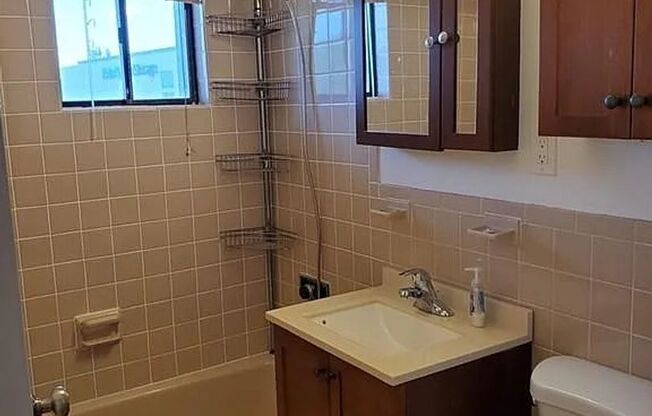 Perfect 2-Bedroom 2-Bath Condo in Revere