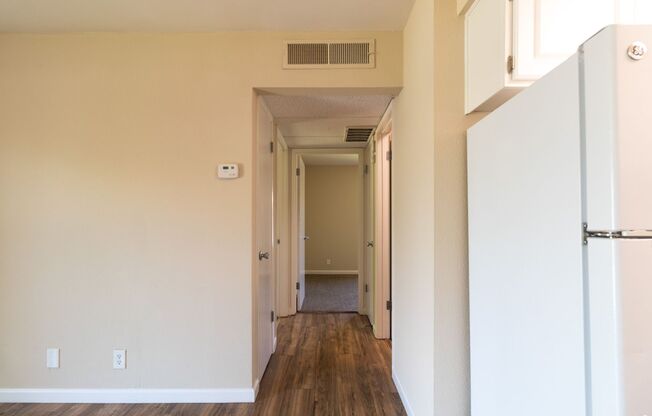 2 beds, 1 bath, 760 sqft, $1,765, Unit 244